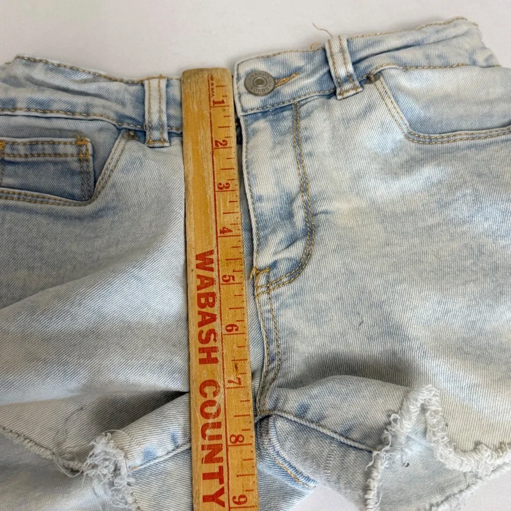 Hudson Girls Light Wash Mid Rise Cut Off Denim Shorts Size 10‎ Adjustable Waist